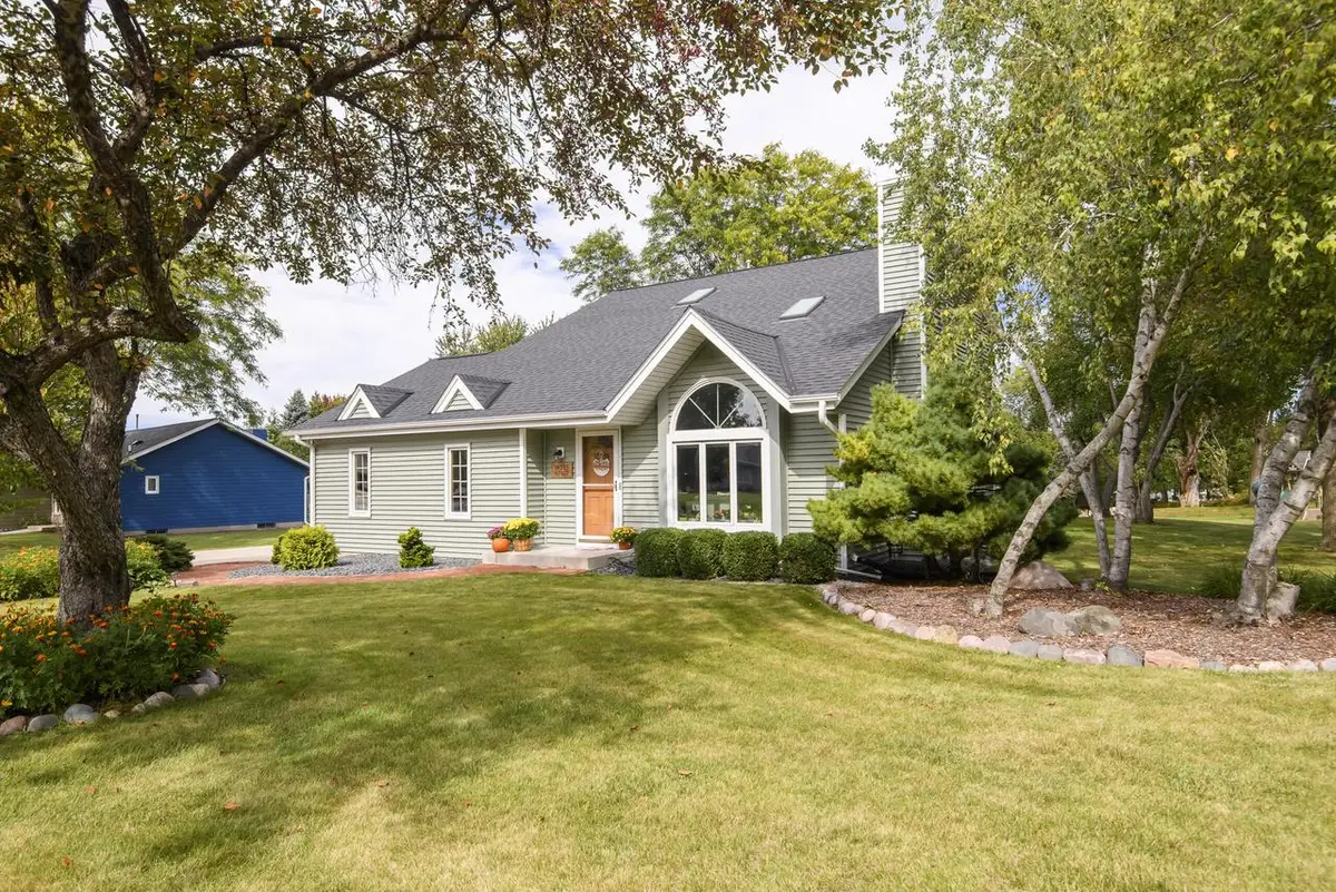 W235N7102 Prairie LANE, Sussex, WI 53089 - #1
