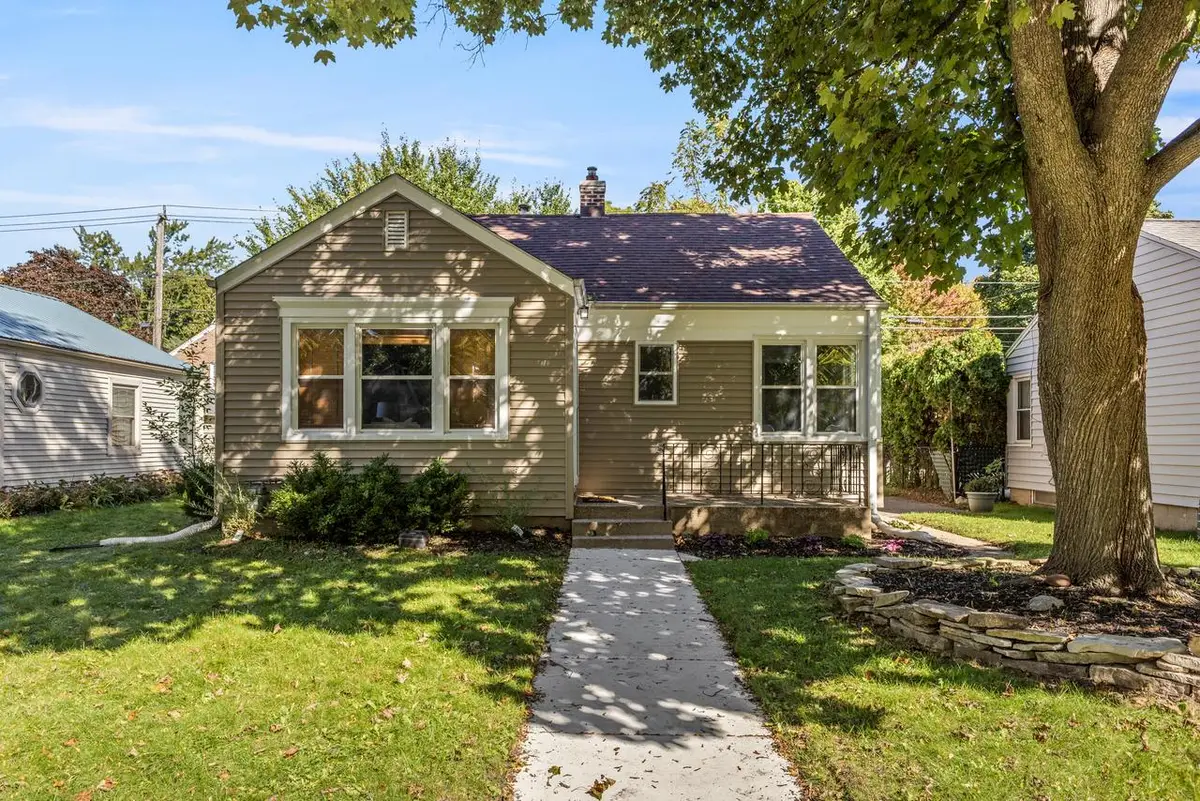 112 E Henry Clay STREET, Whitefish Bay, WI 53217 - #1
