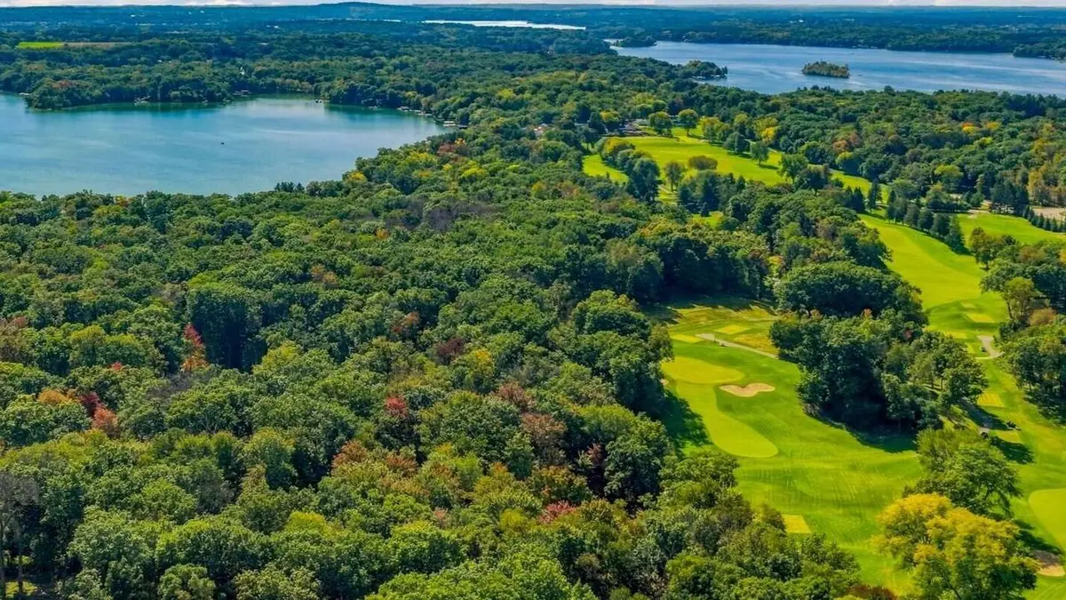 N67W31186 CHENEQUA CIRCLE, Hartland, WI 53029 - #1