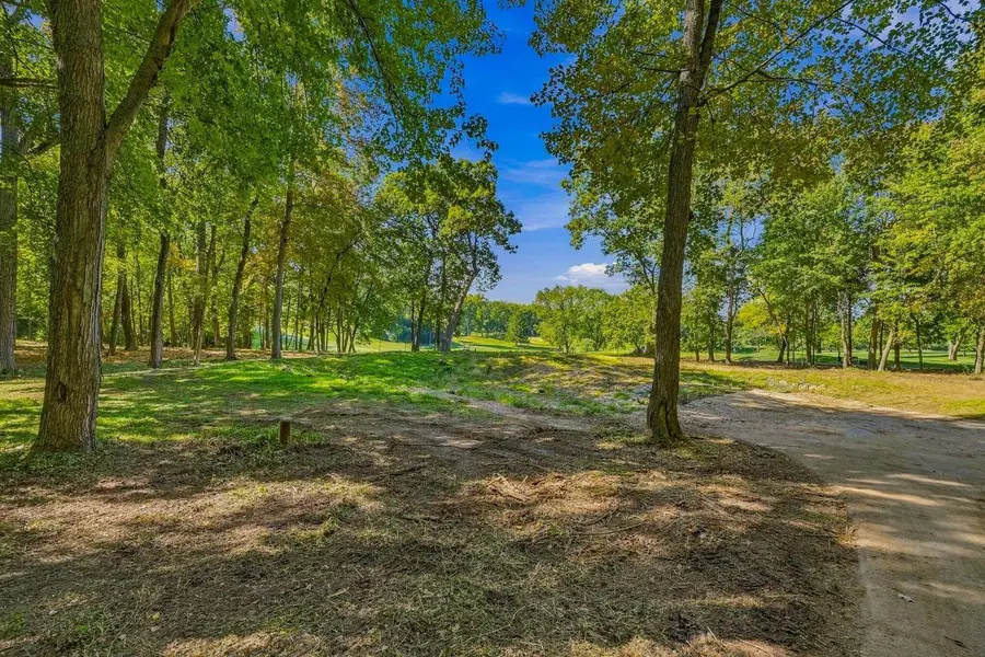 N67W31186 CHENEQUA CIRCLE, Hartland, WI 53029 - #3