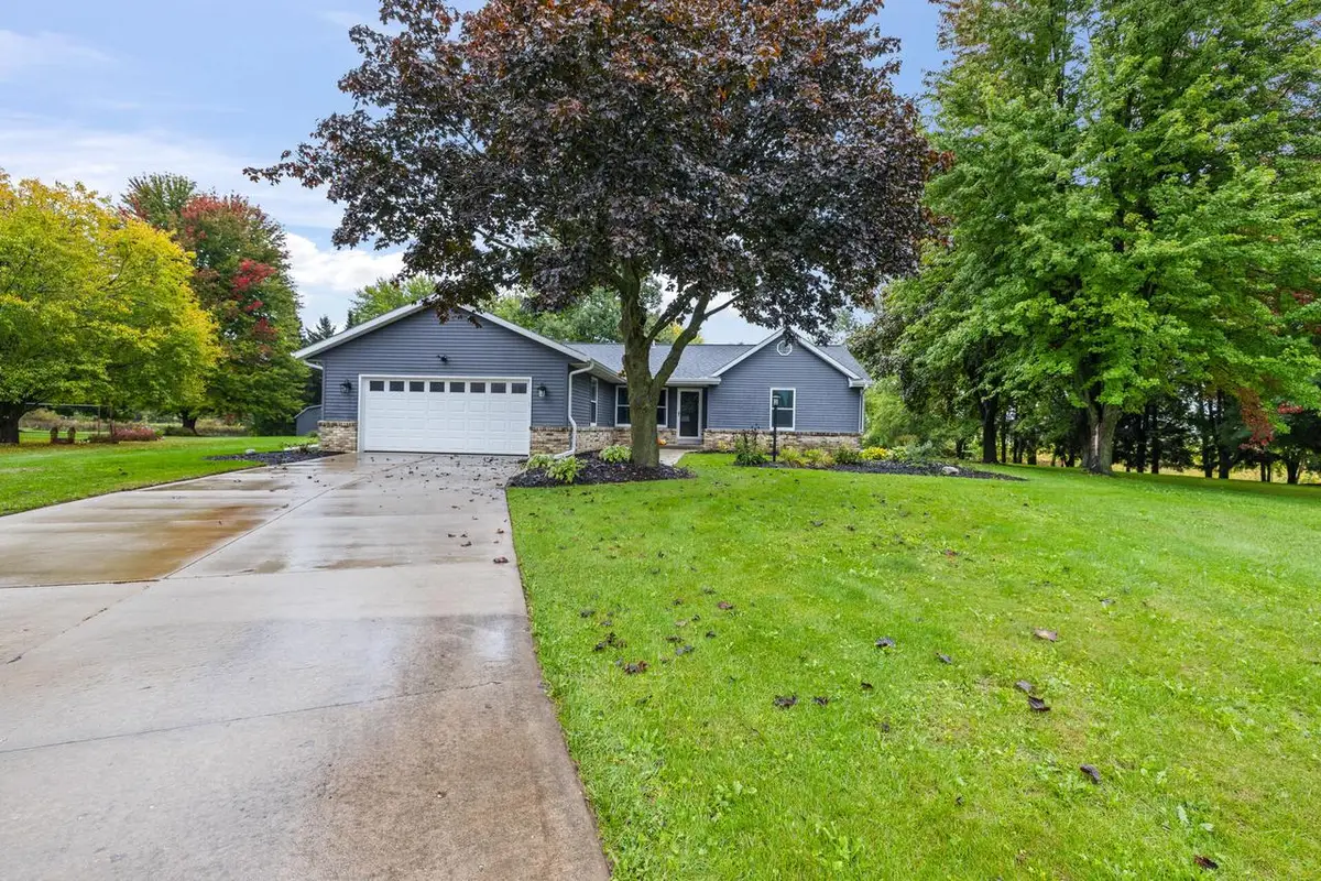 5589 Kengary COURT, Slinger, WI 53086 - #1