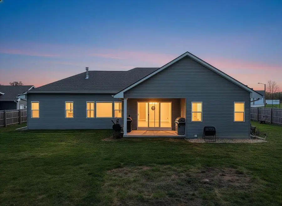 800 Moonbeam LANE, Francis Creek, WI 54214 - #2