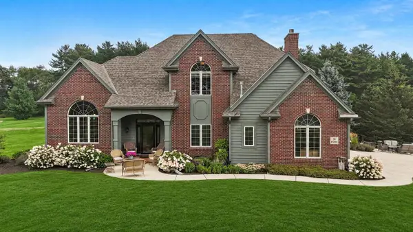 S91W31504 Grace TRAIL, Mukwonago, WI 53149