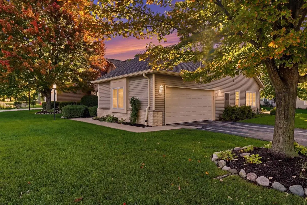 5364 S Butterfield WAY, Greenfield, WI 53221 - #1