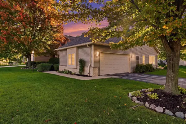 5364 S Butterfield WAY, Greenfield, WI 53221