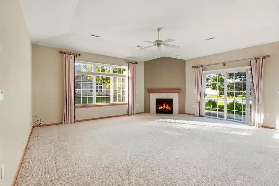 5364 S Butterfield WAY, Greenfield, WI 53221 - #2