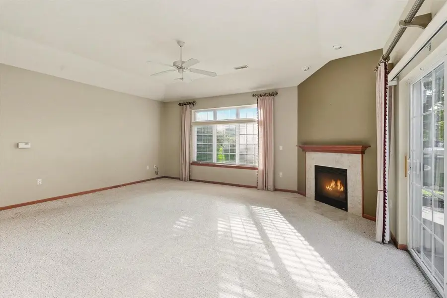 5364 S Butterfield WAY, Greenfield, WI 53221 - #3