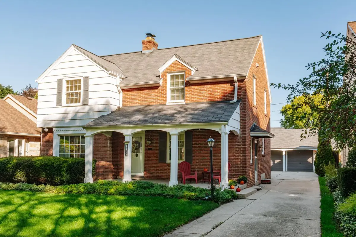9220 Harding BOULEVARD, Wauwatosa, WI 53226 - #1