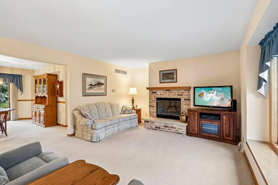 462 Deerwood COURT, Grafton, WI 53024 - #2