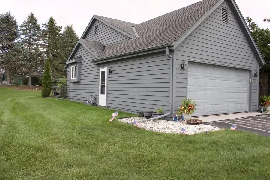W180N9872 Riversbend CIRCLE W, Germantown, WI 53022 - #2
