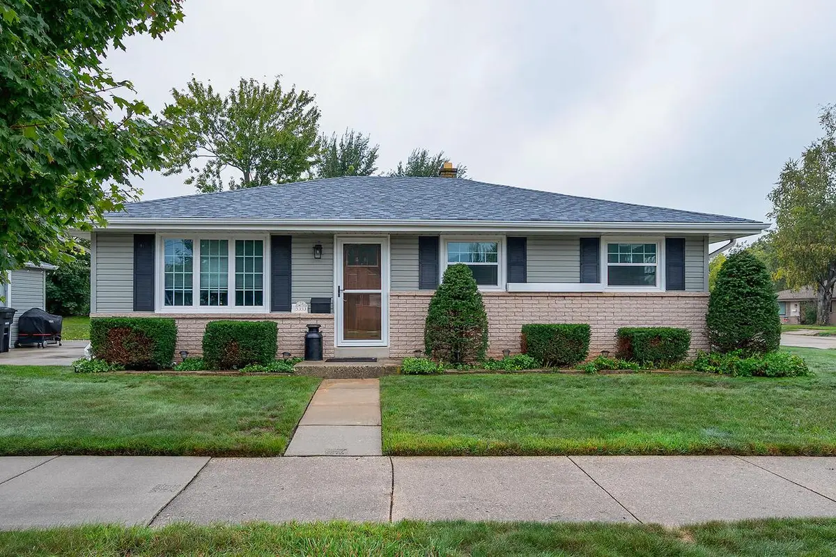 5353 S Elaine AVENUE, Cudahy, WI 53110 - #1