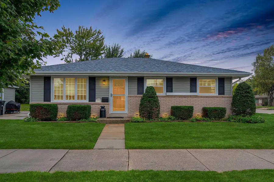 5353 S Elaine AVENUE, Cudahy, WI 53110 - #2