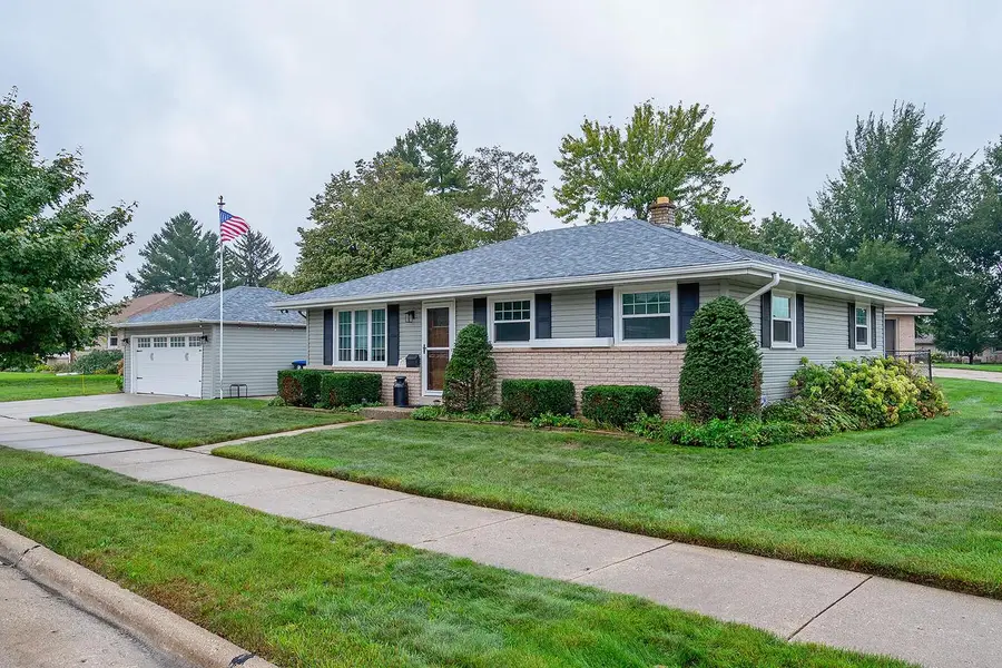 5353 S Elaine AVENUE, Cudahy, WI 53110 - #3