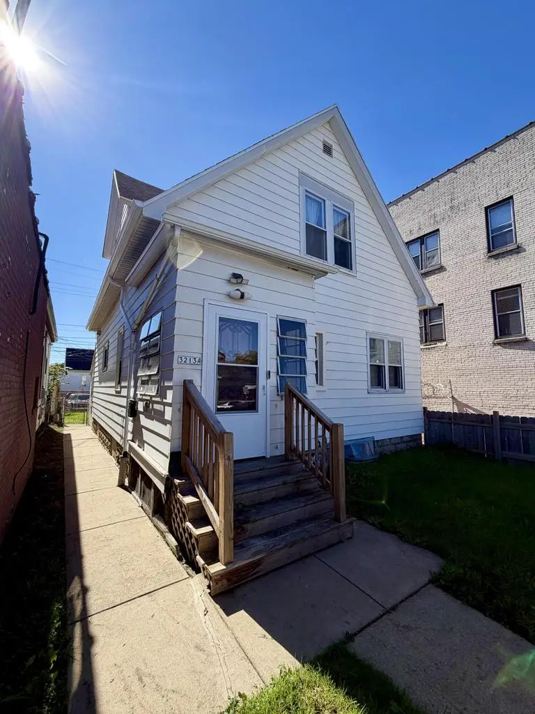 3213 W Lincoln AVENUE, Milwaukee, WI 53215 - #1