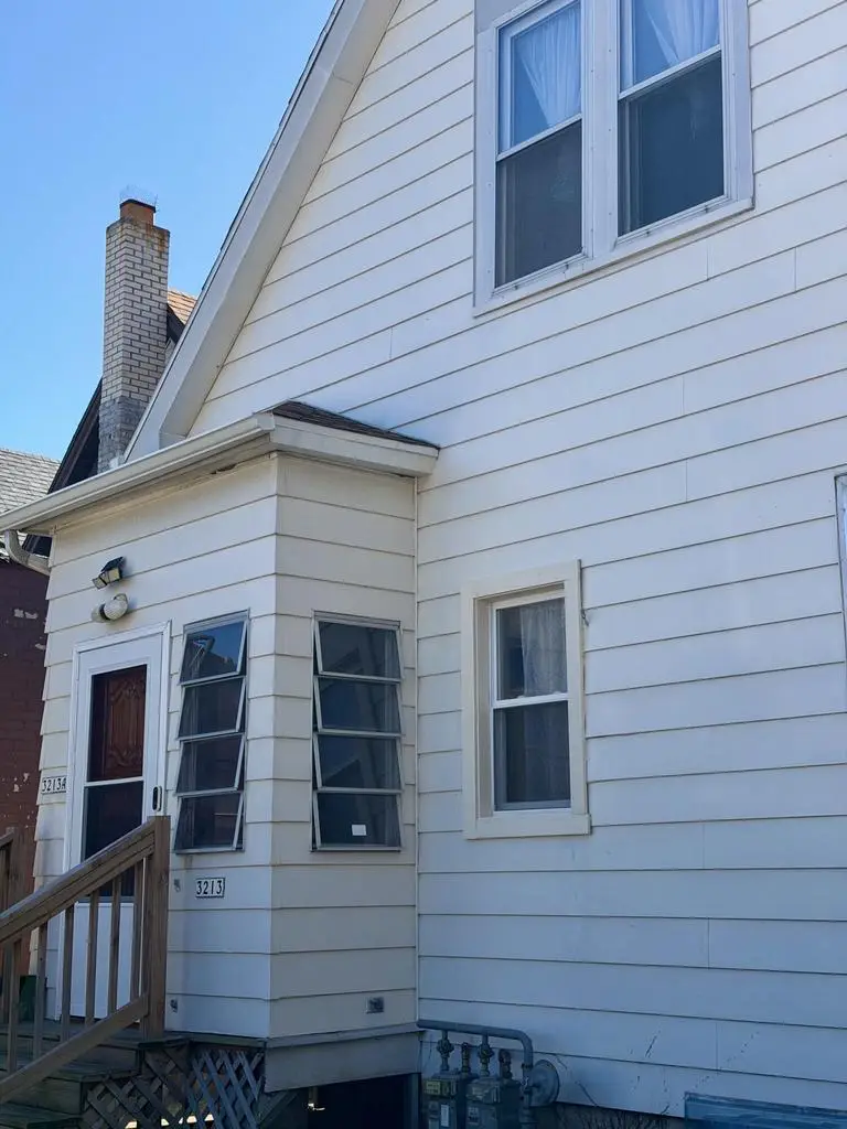 3213 W Lincoln AVENUE, Milwaukee, WI 53215 - #2
