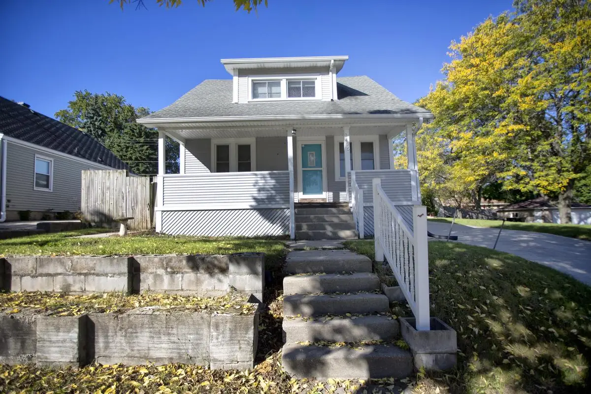 2405 S 92nd STREET, West Allis, WI 53227 - #1