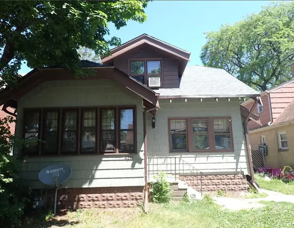 4212 N 49th STREET, Milwaukee, WI 53216