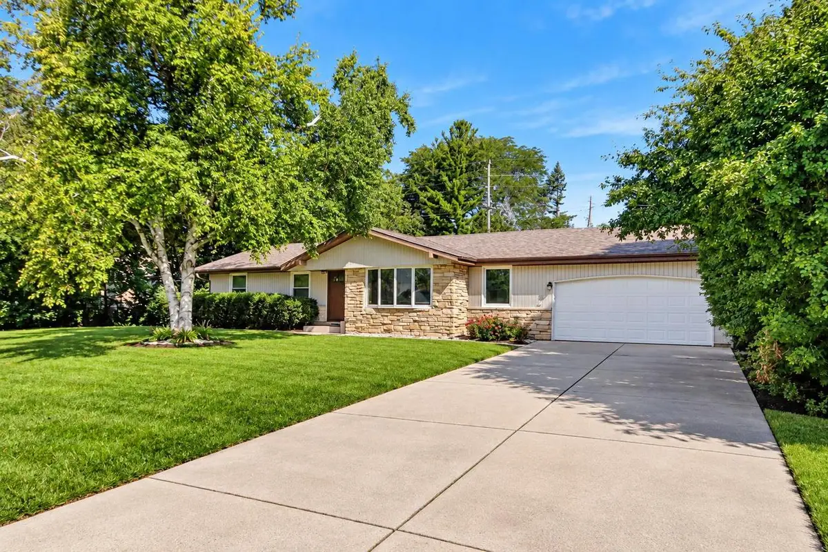 4740 W Donges LANE, Brown Deer, WI 53223 - #1