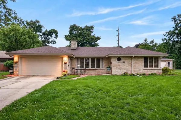 2127 Crestview COURT, Milwaukee, WI 53226
