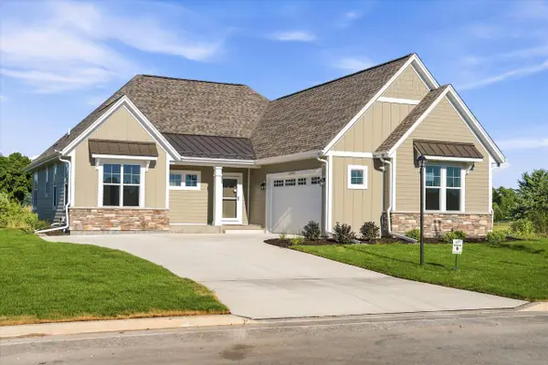 W214N4906 Casey COURT, Menomonee Falls, WI 53051