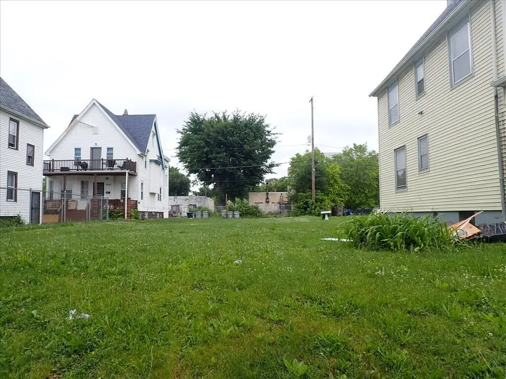 2618 W MEDFORD AVENUE, Milwaukee, WI 53206 - #1