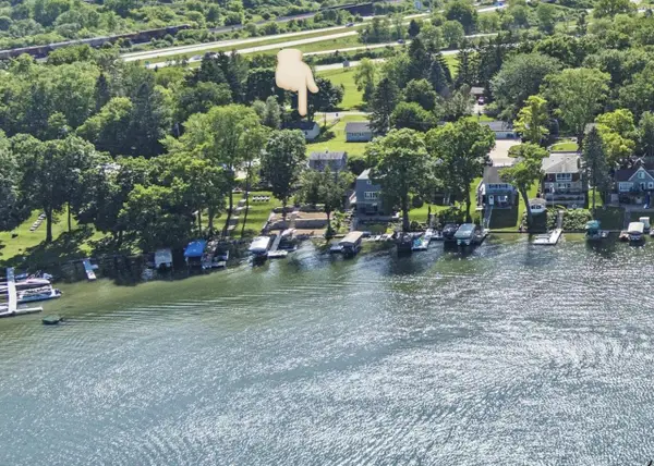 W342N4868 Oak LANE, Nashotah, WI 53058
