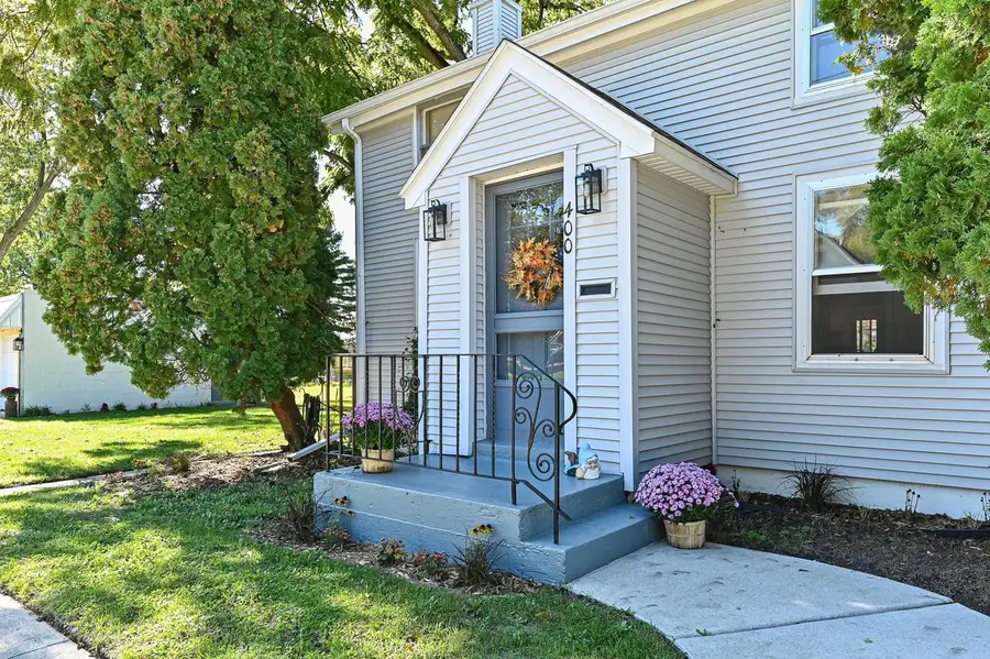 400 S 3rd STREET #402, Waterford, WI 53185 - #2