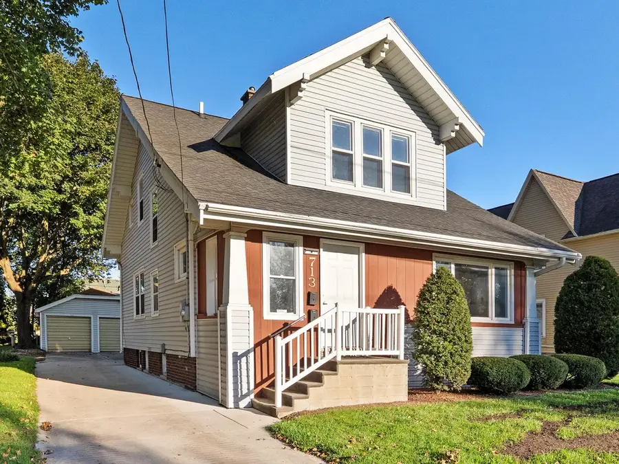 713 S 16th STREET, Manitowoc, WI 54220 - #2