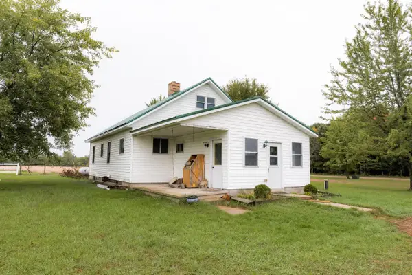W8686 Cottonville AVENUE, Wautoma, WI 54982