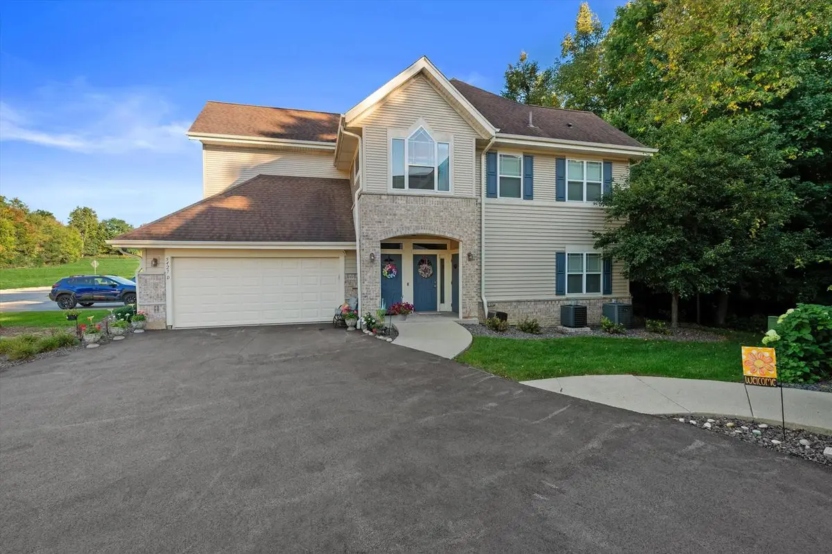 5427 W Cobblestone WAY #D, Franklin, WI 53132 - #1