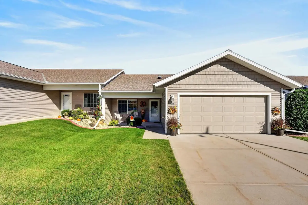 458 Simon DRIVE, Hartford, WI 53027 - #1