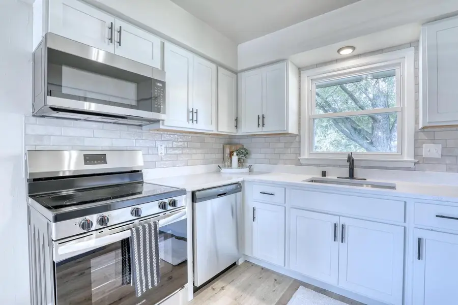 5406 N Shasta DRIVE, Glendale, WI 53209 - #2
