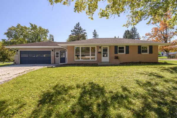 N87W17919 Queensway COURT, Menomonee Falls, WI 53051