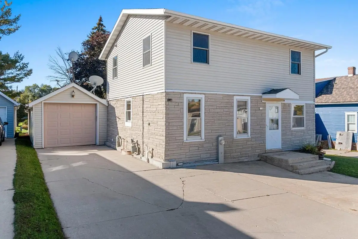 133 Lincoln STREET, Valders, WI 54245 - #1