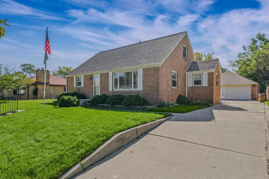 823 Columbia AVENUE, South Milwaukee, WI 53172 - #3