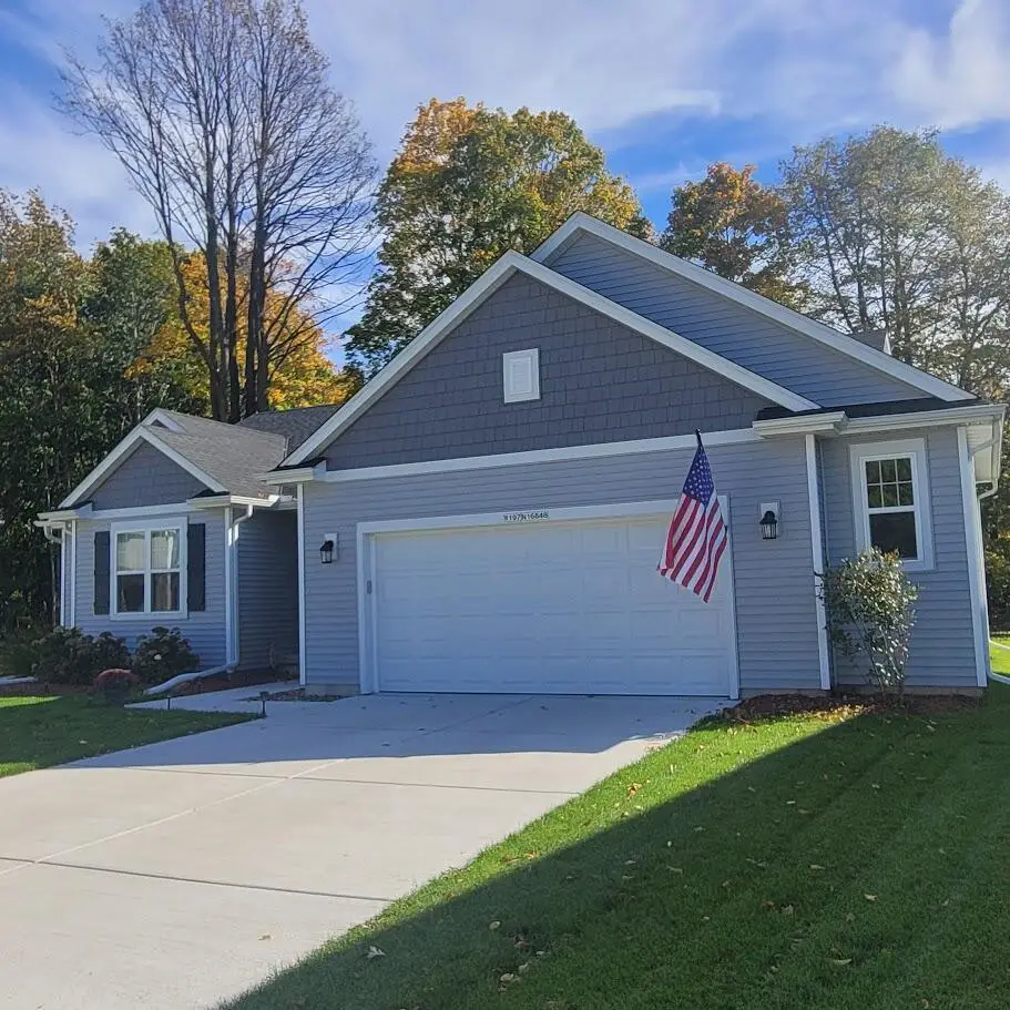 W197N16648 Ridgeway DRIVE, Jackson, WI 53037 - #1