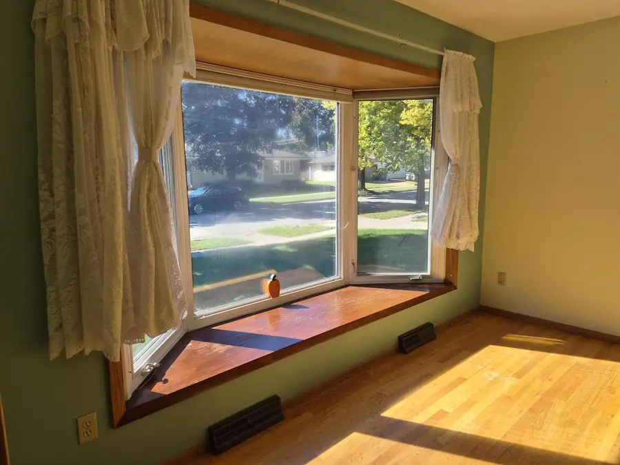 2240 W Leroy AVENUE, Milwaukee, WI 53221 - #2