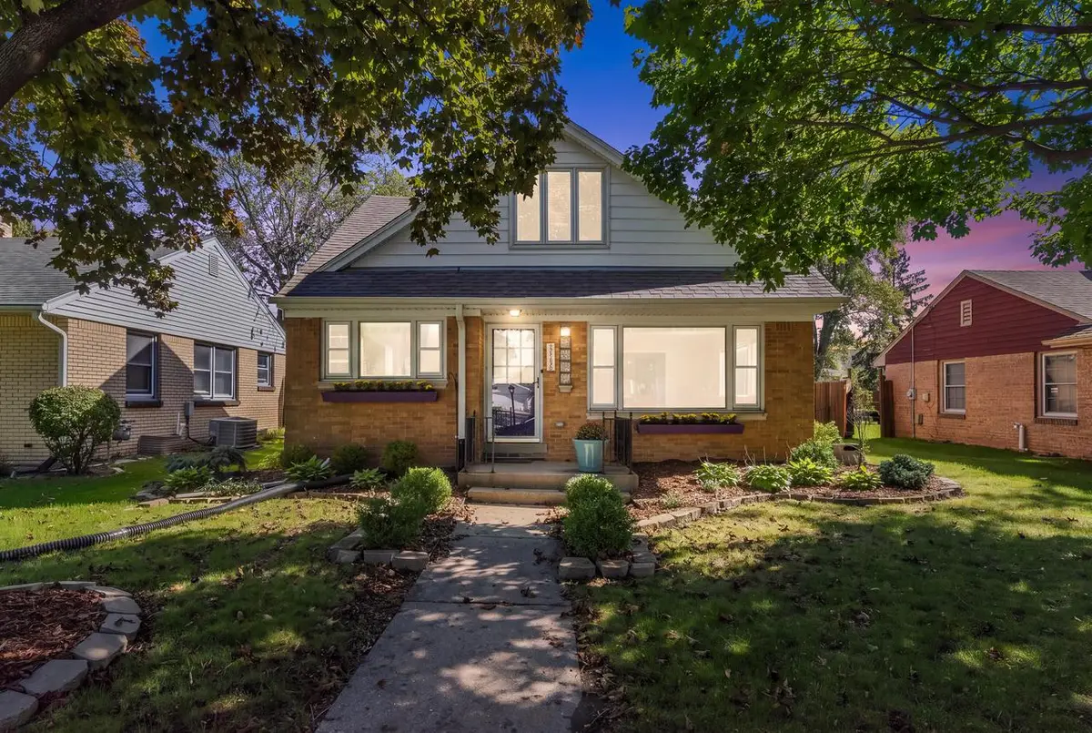 3848 N 101st STREET, Wauwatosa, WI 53222 - #1
