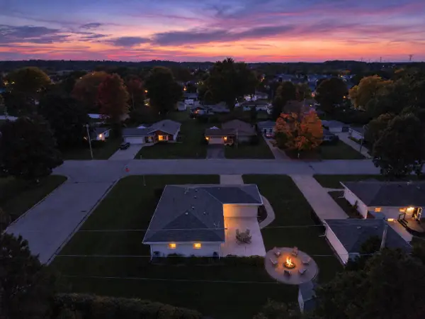 W244N6546 Westchester DRIVE, Sussex, WI 53089