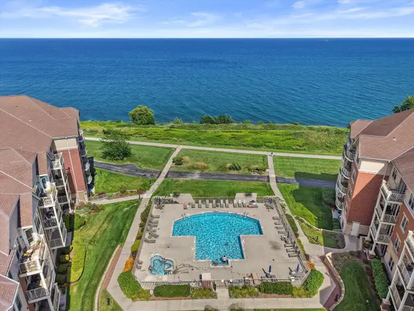 4120 S Lake DRIVE #265, Saint Francis, WI 53235
