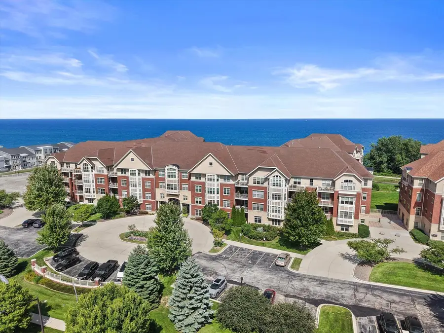 4120 S Lake DRIVE #265, Saint Francis, WI 53235 - #3