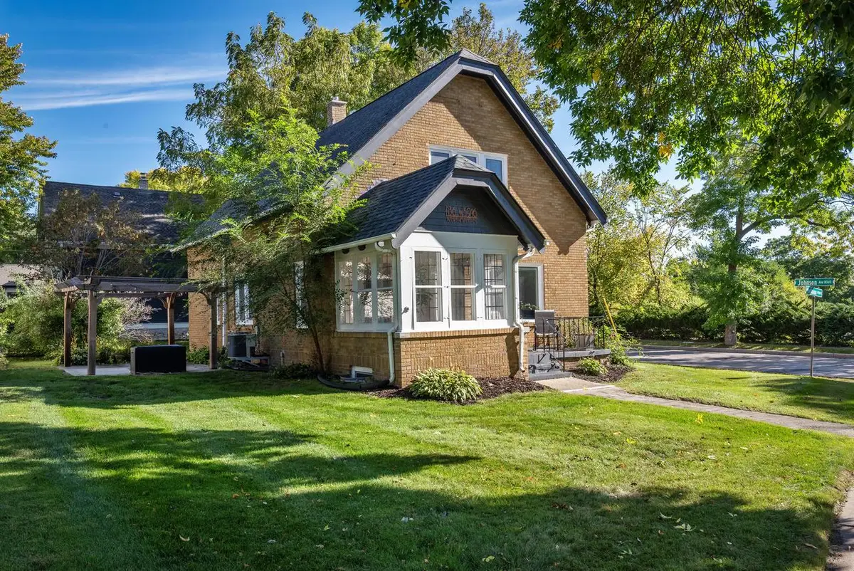 N36W5916 Wurthmann STREET, Cedarburg, WI 53012 - #1