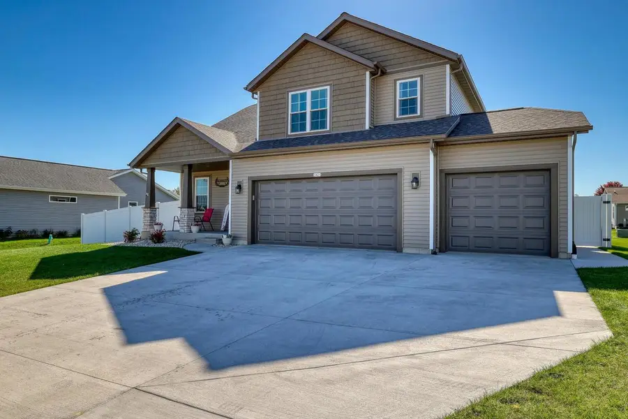 1421 Beacon DRIVE, Watertown, WI 53098 - #2