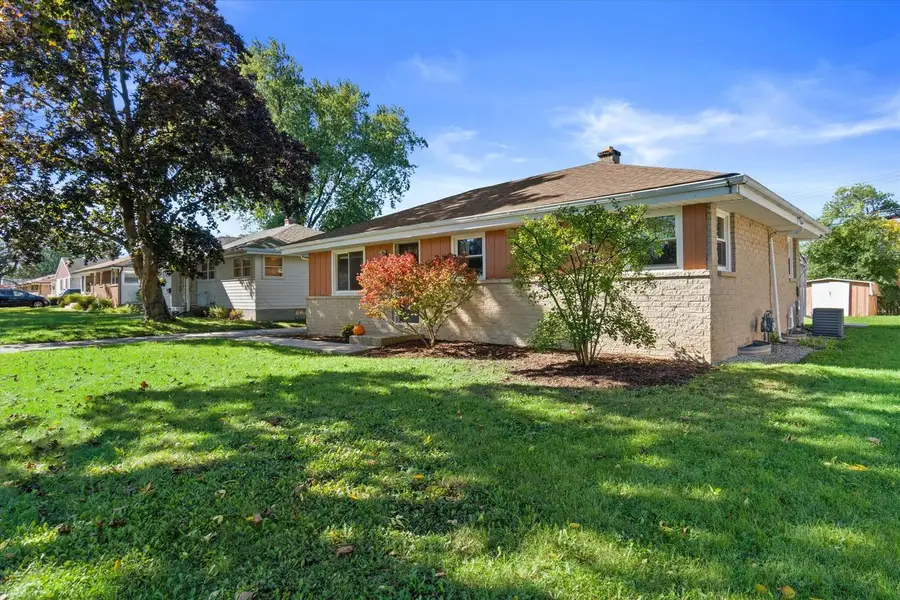 5461 N 106th STREET, Milwaukee, WI 53225 - #3