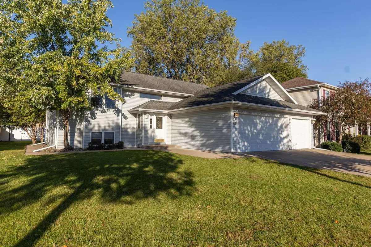 919 Oak Ave N, Onalaska, WI 54650 - #1