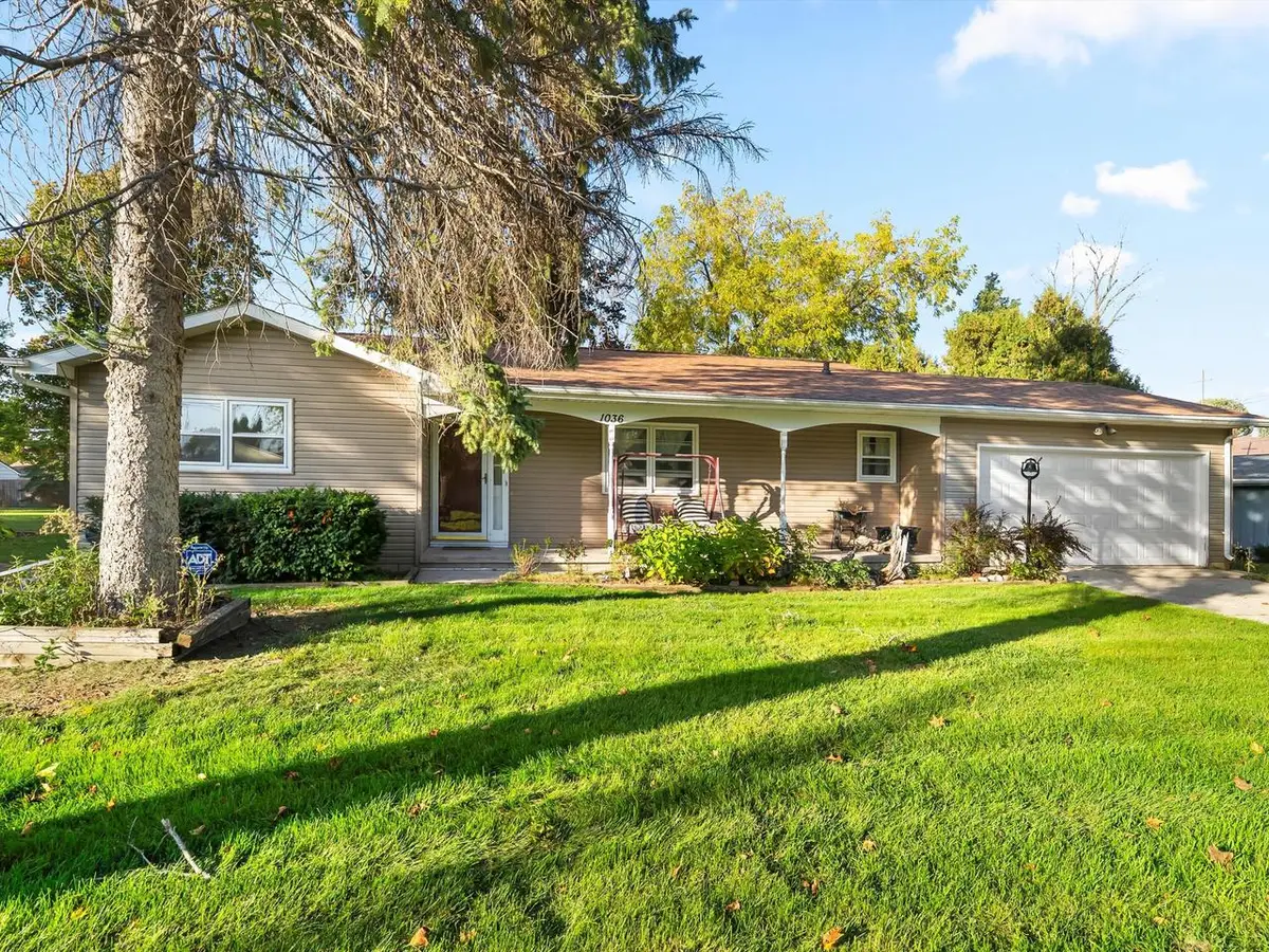 1036 Glenview DRIVE, Manitowoc, WI 54220 - #1