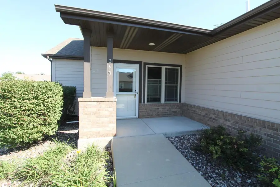 253 Settlement DRIVE, Burlington, WI 53105 - #2