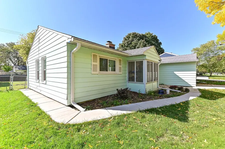 6117 W Bennett AVENUE, Milwaukee, WI 53219 - #3