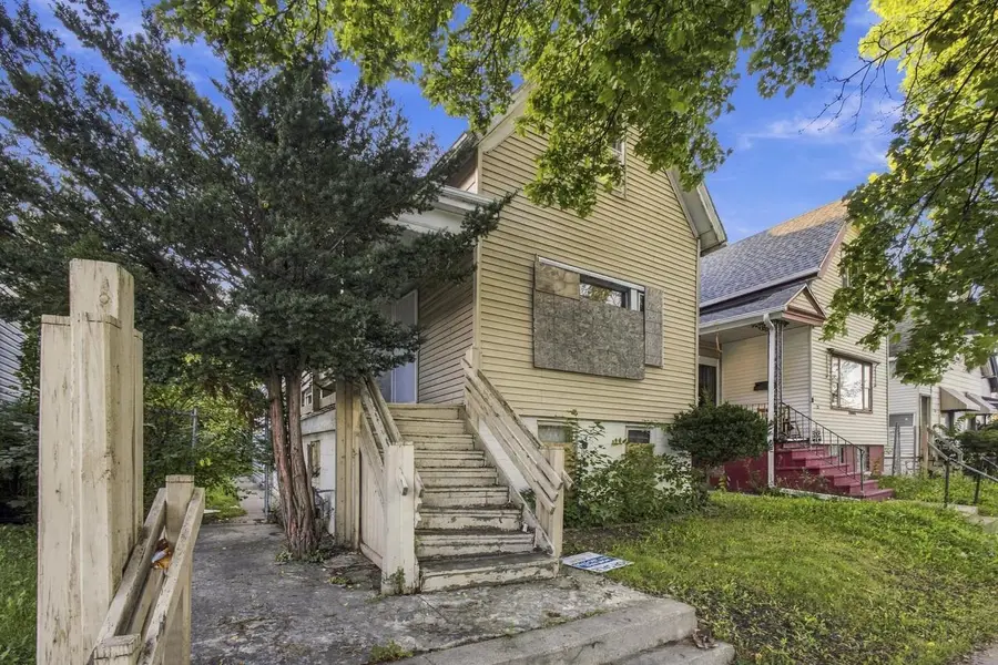 3521 N 8th STREET, Milwaukee, WI 53206 - #2