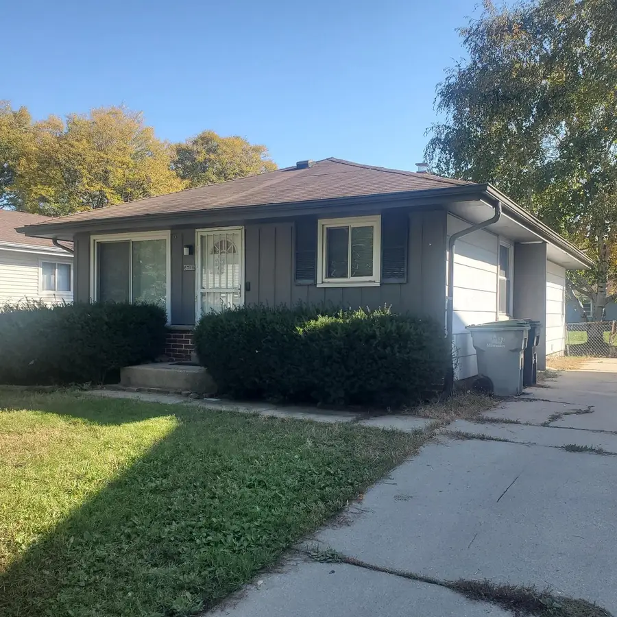 6716 N 55th STREET, Milwaukee, WI 53223 - #2